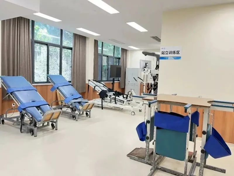 Tréninková budova zařízení pro rehabilitaci oceli